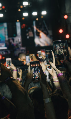 las grandes marcas promueven el contenido generado por el usuario en sus eventos y experiencias